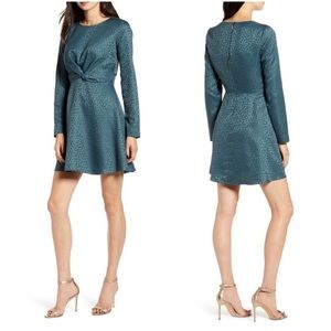 Chelsea28 Green‎ Long Sleeve Twist Front Satin Jacquard Dress